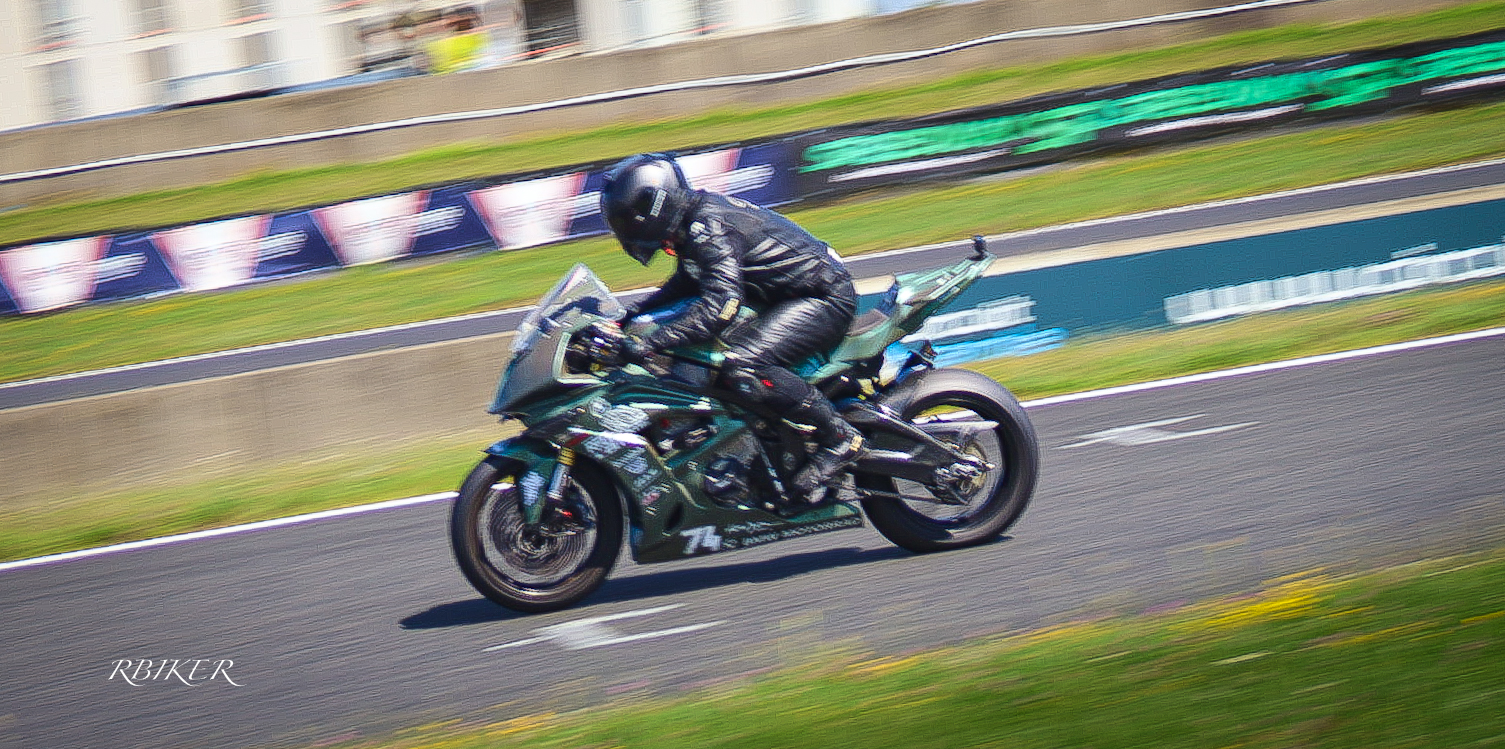 Photographie moto sportive et custom - shooting professionnel